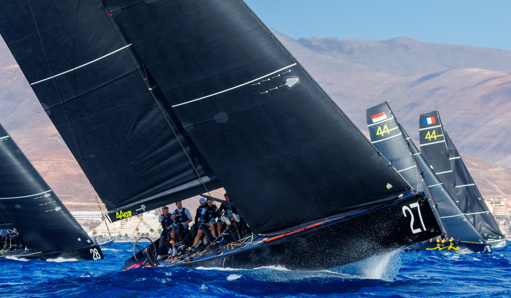 Nika resurge y sacude la 44Cup con doble victoria en Marina Jandía