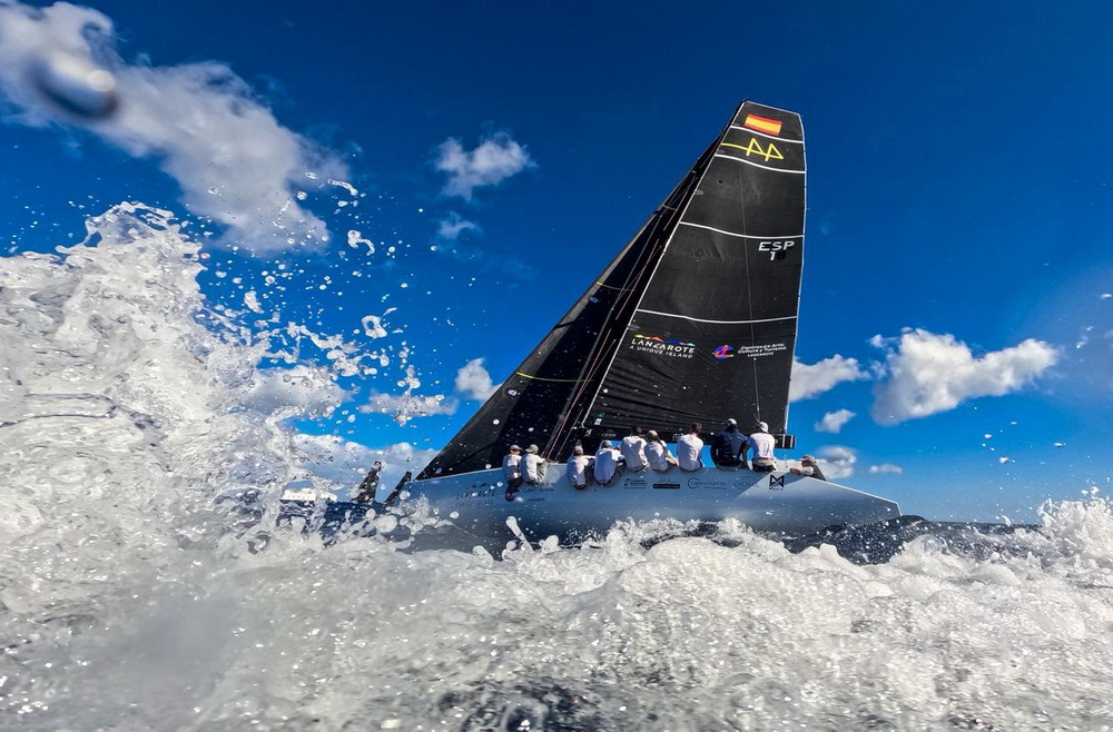 Velocidad y estrategia marcan la apertura de la 44 Cup