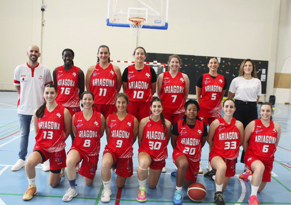 Ariagona cierra la liga regular en casa con una contundente victoria