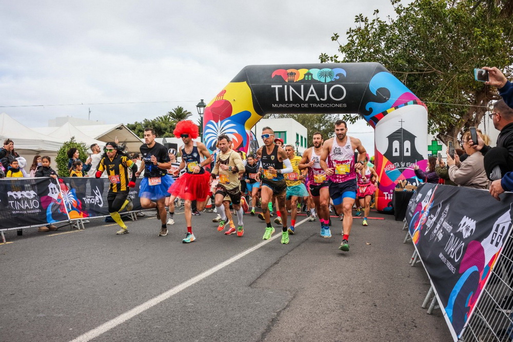 Naomi Hodel y Tinguaro Quintero ganan la Carrera de Mascaritas de Tinajo
