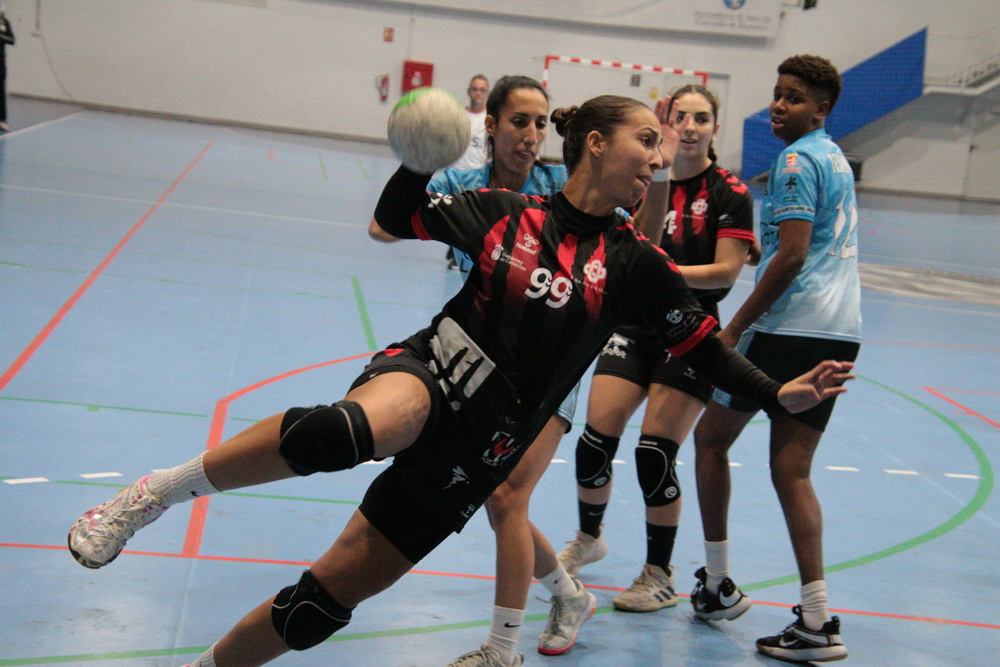 El San Jos&eacute; Obrero gana el derbi territorial y es segundo